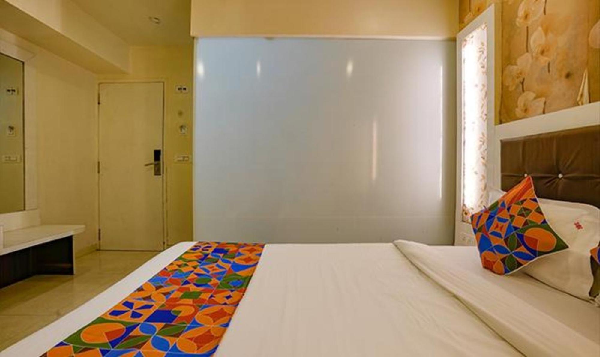 Hotel Fabexpress Veera Residency Bombaj Zewnętrze zdjęcie